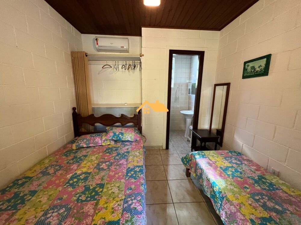 Casa à venda com 4 quartos, 200m² - Foto 13