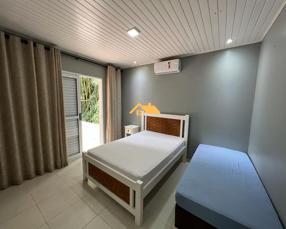Casa à venda com 3 quartos, 197m² - Foto 12
