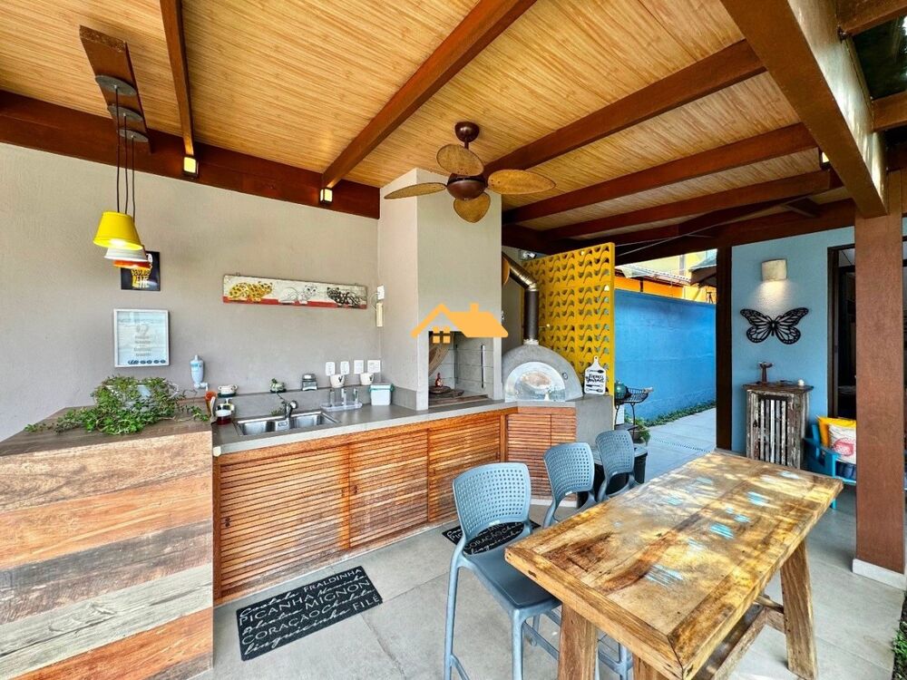 Casa, 4 quartos, 244 m² - Foto 1