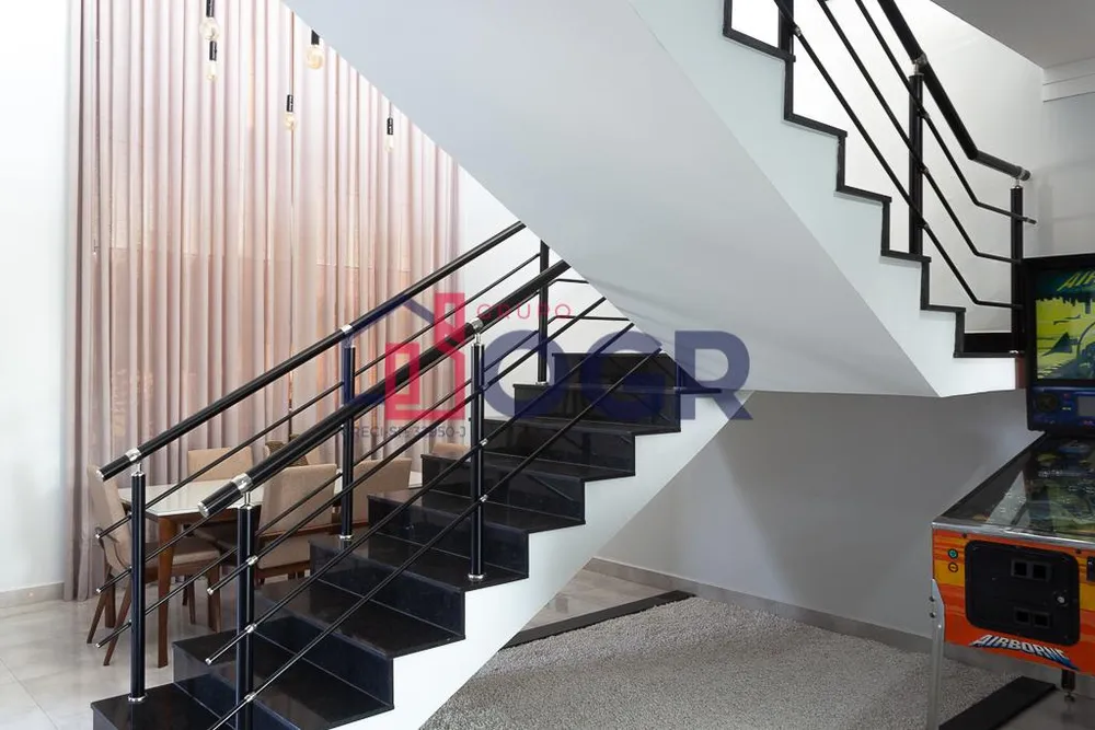 Casa, 3 quartos, 245 m² - Foto 3