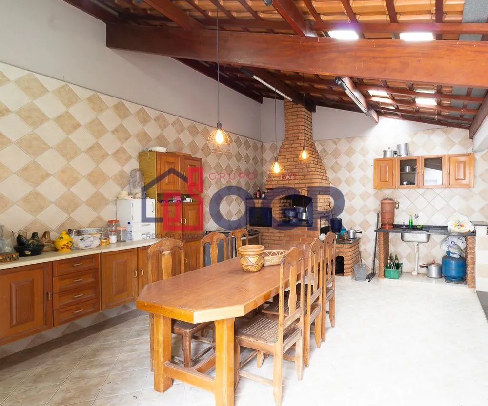 Casa, 3 quartos, 180 m² - Foto 1