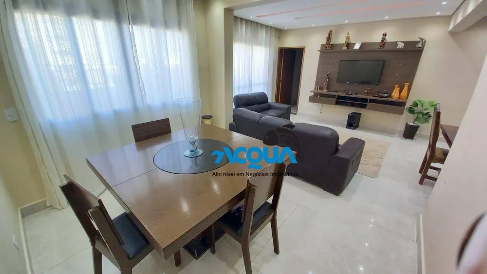 Cobertura, 3 quartos, 223 m² - Foto 1