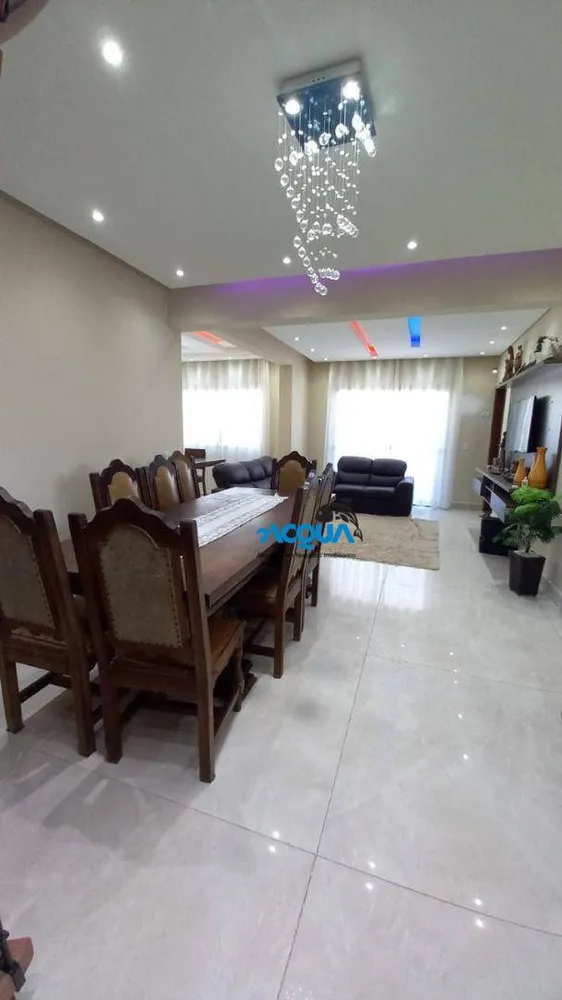 Cobertura, 3 quartos, 223 m² - Foto 3