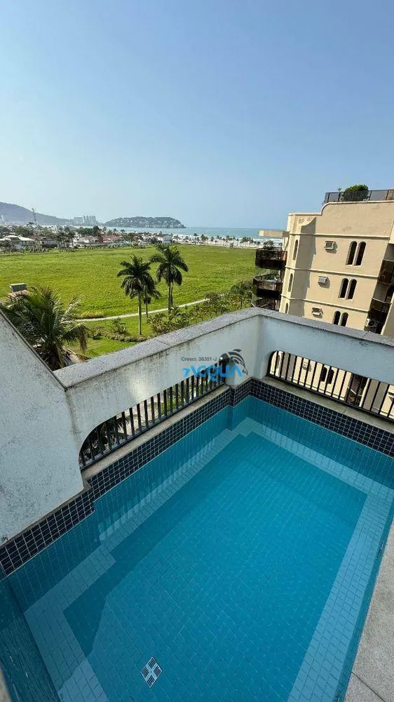 Cobertura, 3 quartos, 215 m² - Foto 1