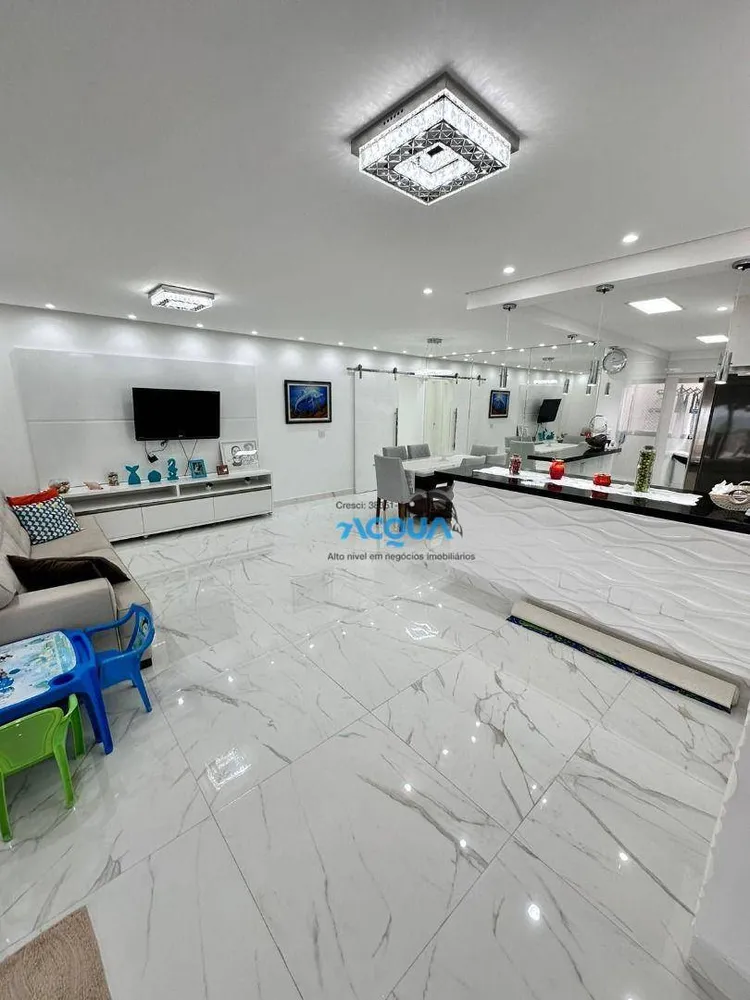 Cobertura, 3 quartos, 224 m² - Foto 2