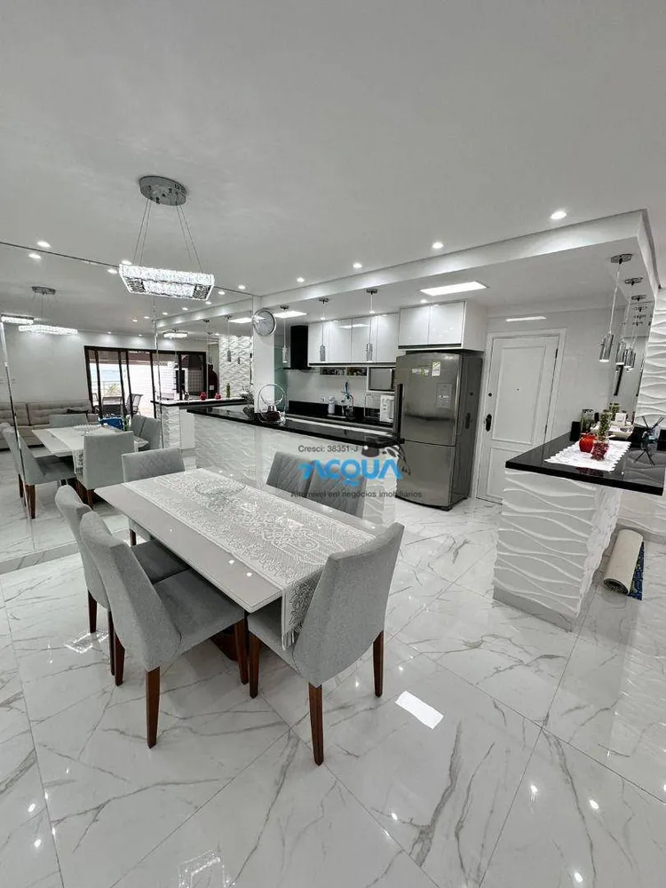 Cobertura, 3 quartos, 224 m² - Foto 4