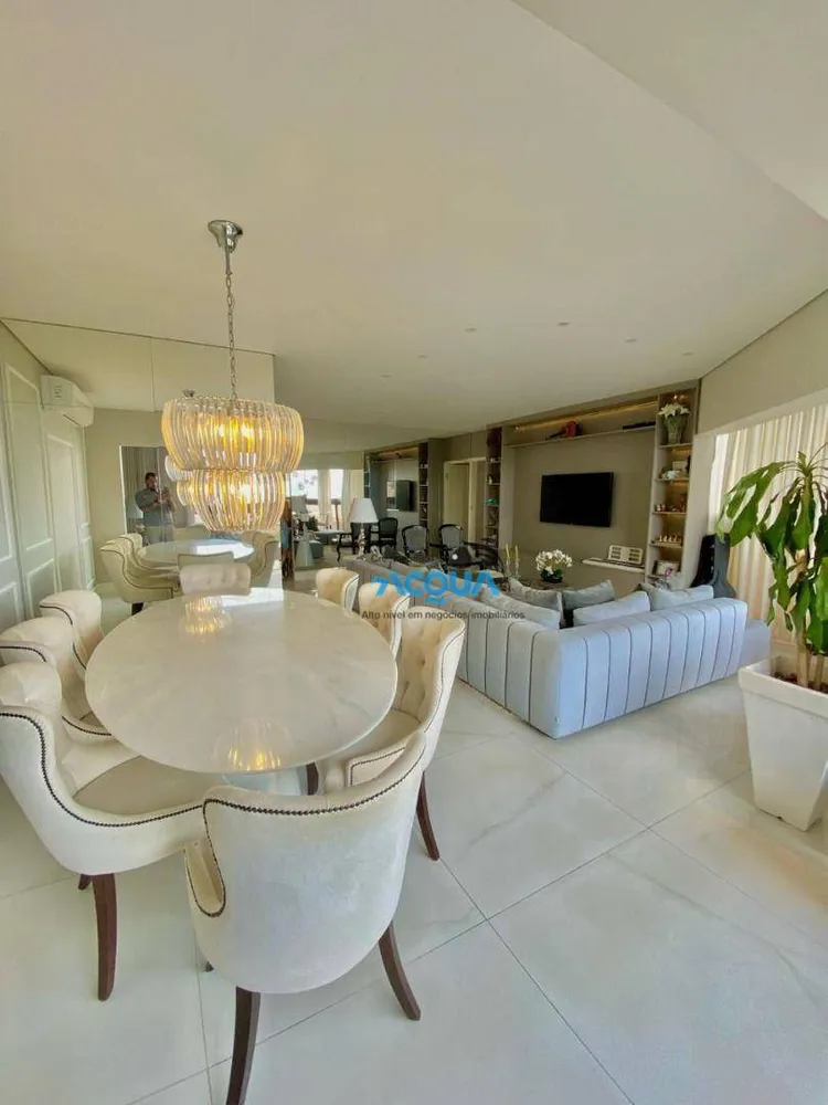 Apartamento, 3 quartos, 130 m² - Foto 1