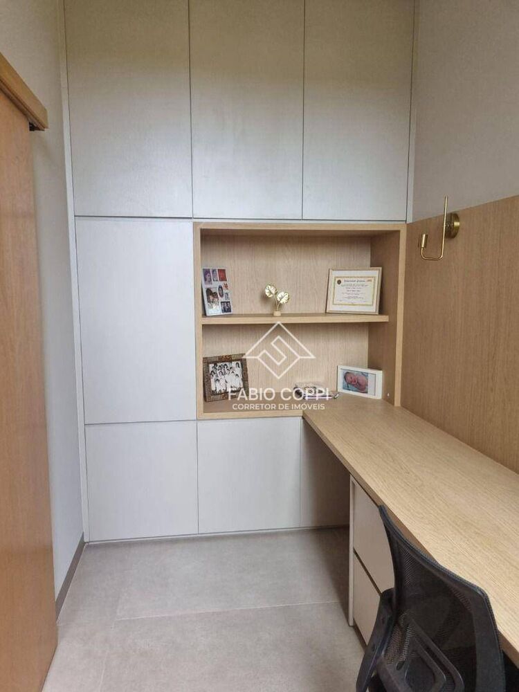 Casa de Condomínio à venda com 4 quartos, 388m² - Foto 2