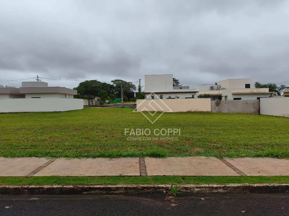 Loteamento e Condomínio, 305 m² - Foto 1