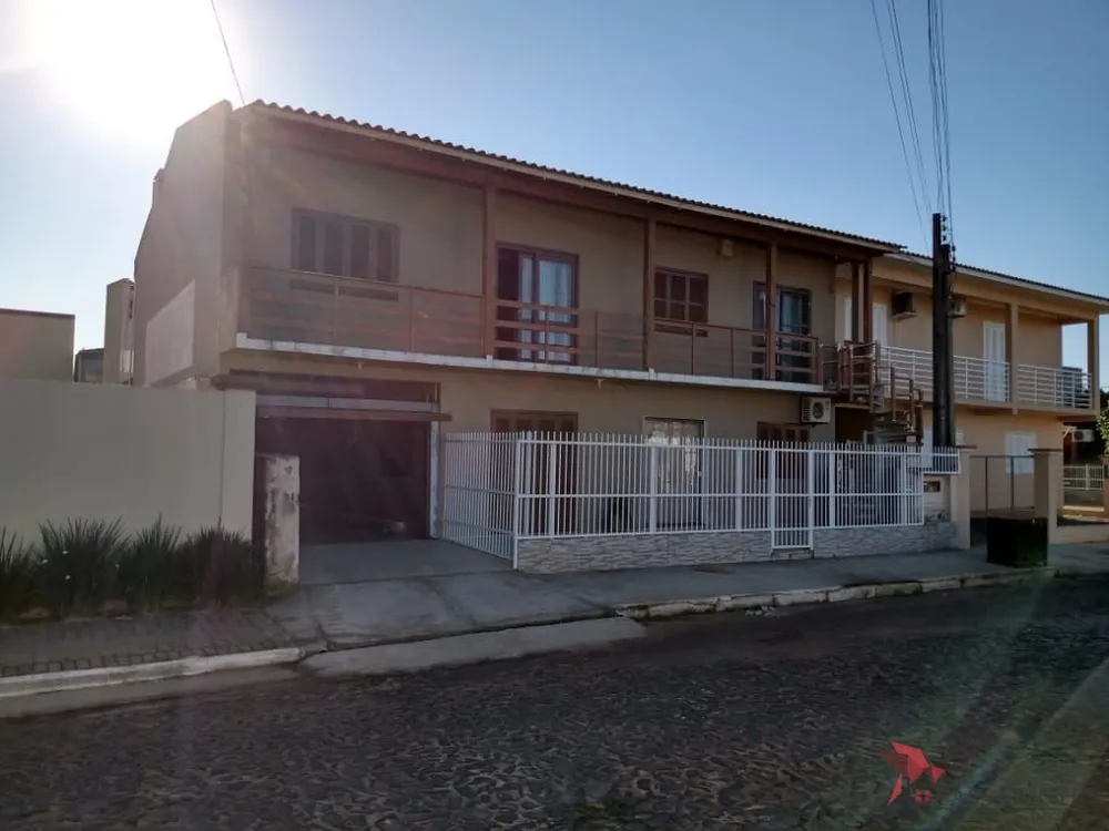 Casa, 4 quartos, 330 m² - Foto 1