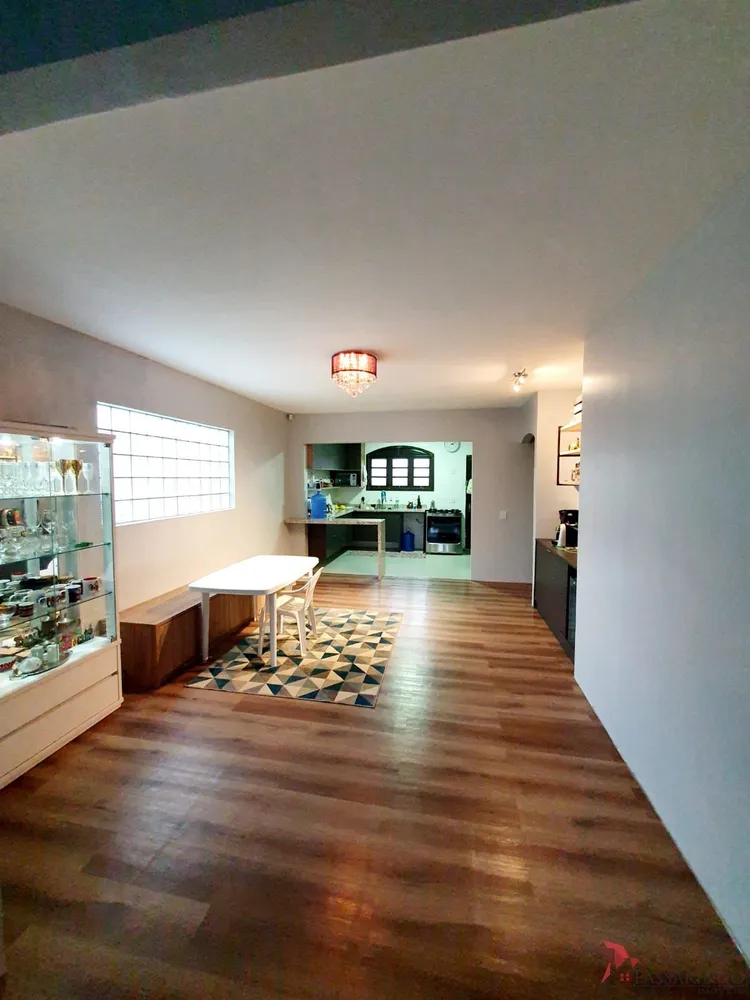 Casa, 3 quartos, 233 m² - Foto 1