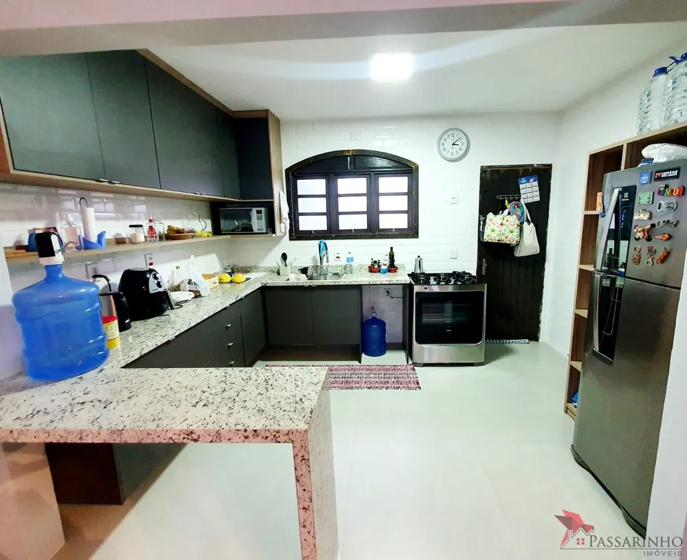 Casa, 3 quartos, 233 m² - Foto 3