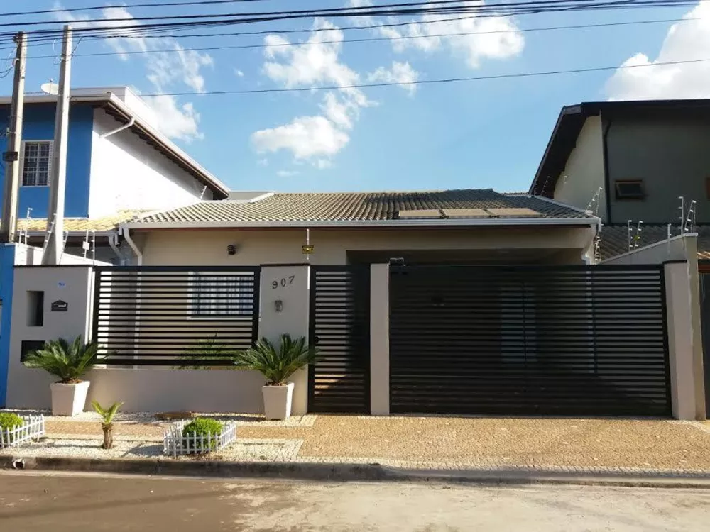 Casa à venda com 3 quartos, 127m² - Foto 1