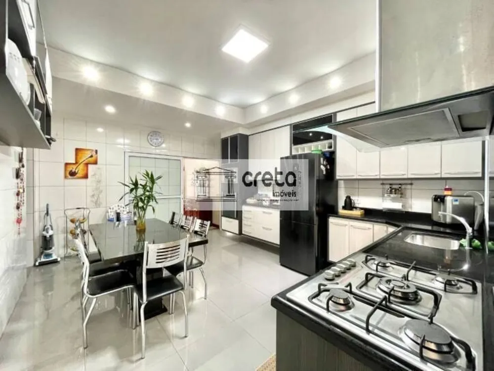 Casa, 4 quartos, 217 m² - Foto 2