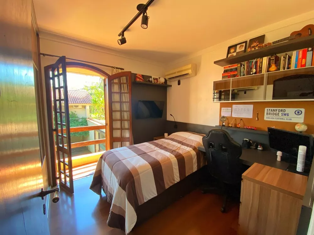 Casa à venda com 3 quartos, 300m² - Foto 2