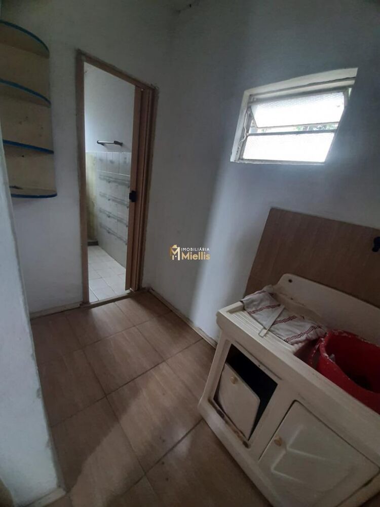Casa à venda com 4 quartos, 90m² - Foto 3