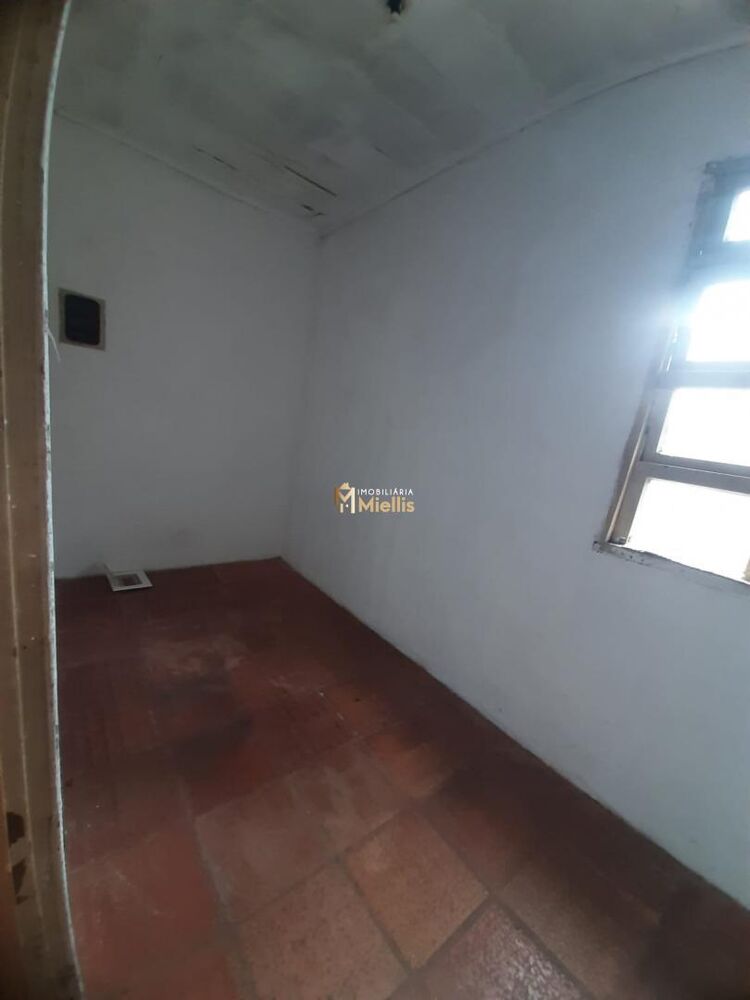 Casa à venda com 4 quartos, 90m² - Foto 5