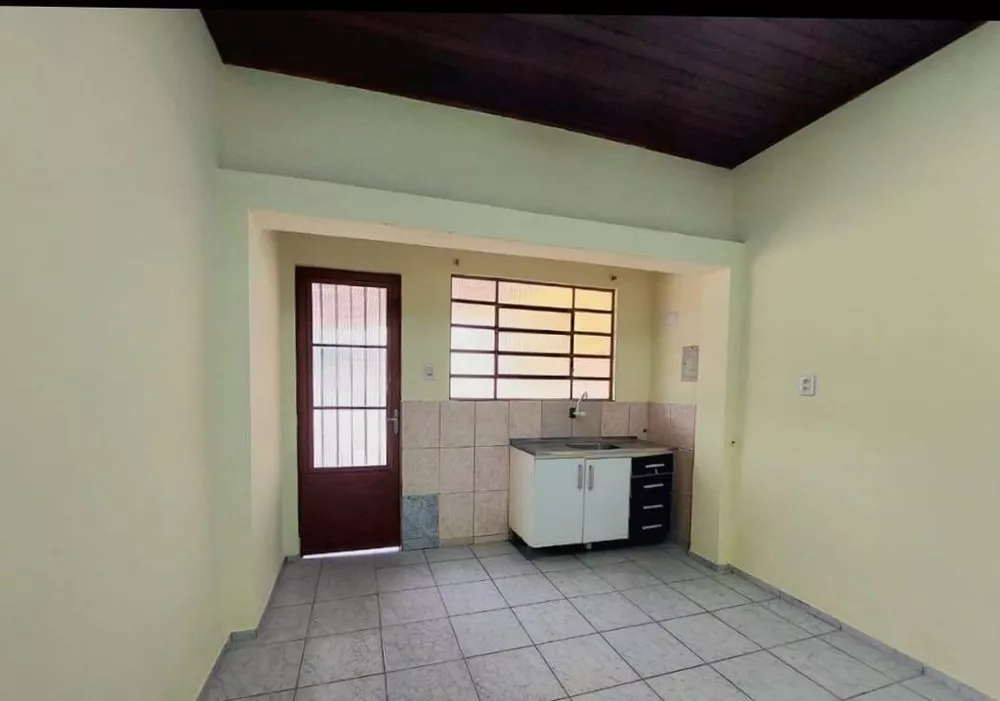 Casa à venda com 3 quartos, 74m² - Foto 7