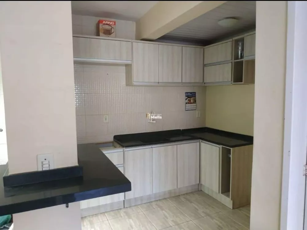 Casa à venda com 2 quartos, 54m² - Foto 4