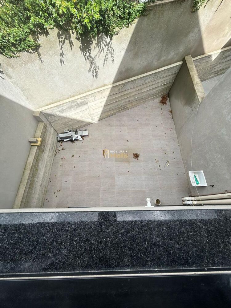 Casa à venda com 2 quartos, 110m² - Foto 19