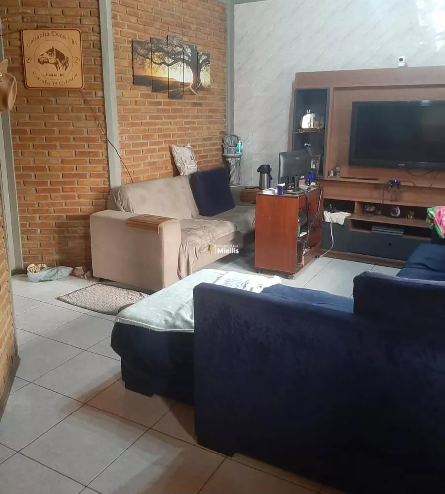 Casa à venda com 3 quartos, 230m² - Foto 3