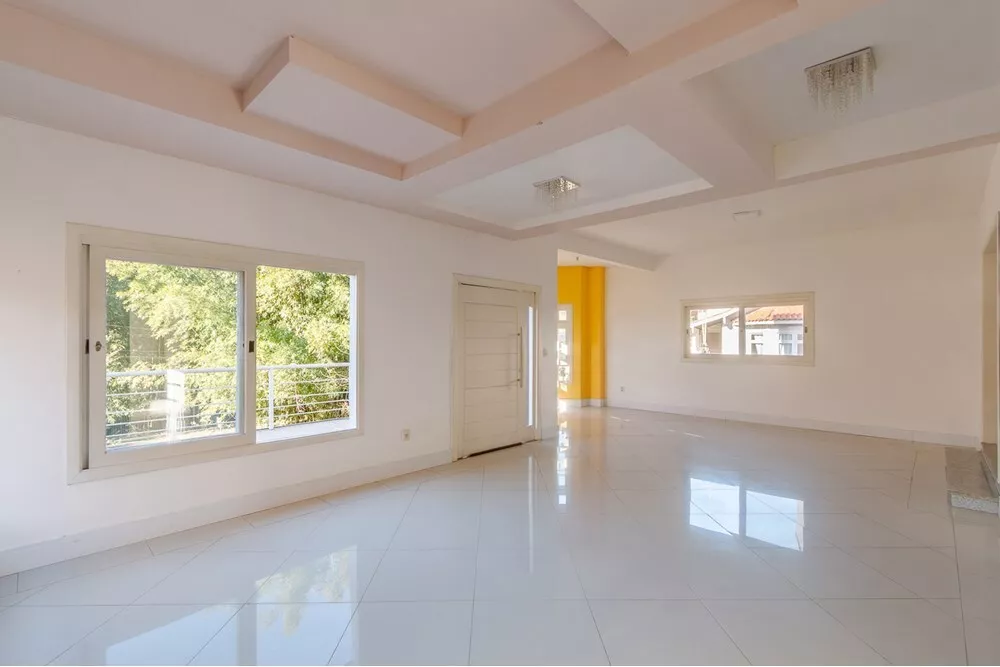 Casa de Condomínio à venda com 3 quartos, 309m² - Foto 2