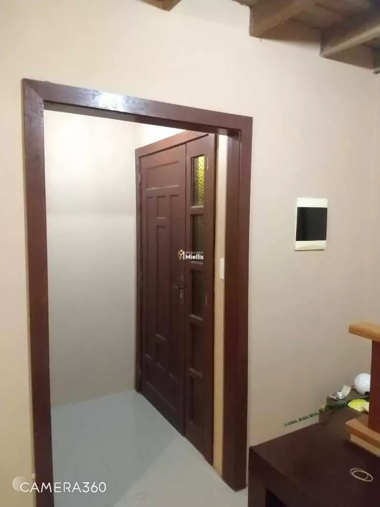 Casa à venda com 3 quartos, 63m² - Foto 2