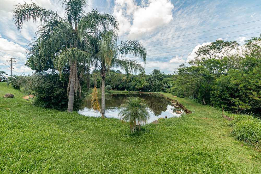 Casa à venda com 3 quartos, 110m² - Foto 1