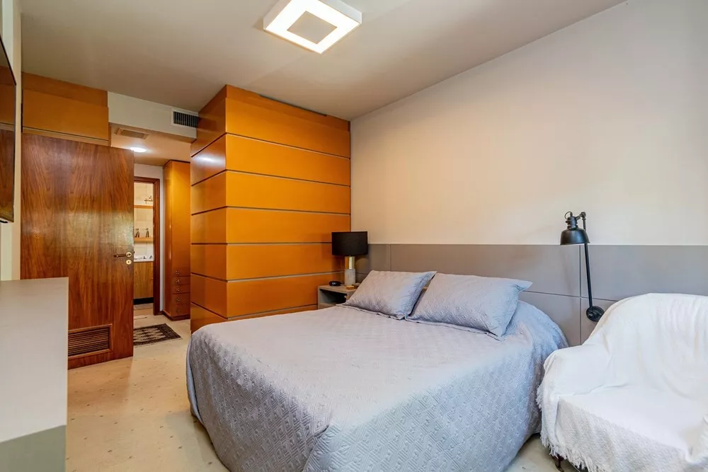 Apartamento à venda com 3 quartos, 157m² - Foto 4