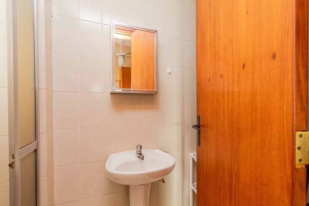 Apartamento à venda com 3 quartos, 157m² - Foto 2