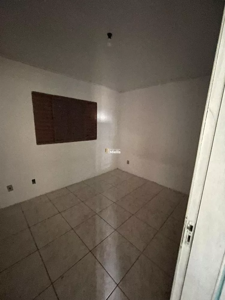 Casa à venda com 2 quartos, 55m² - Foto 4