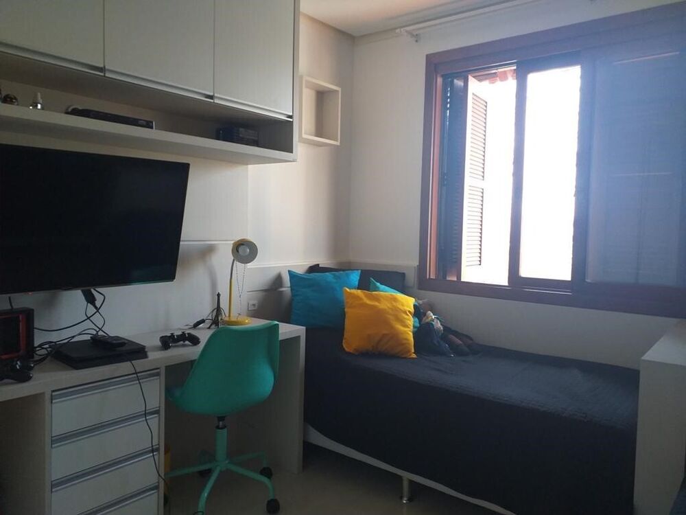 Casa de Condomínio à venda com 3 quartos, 230m² - Foto 3