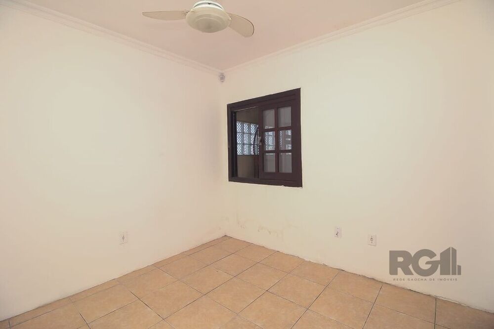 Casa à venda com 4 quartos, 247m² - Foto 1