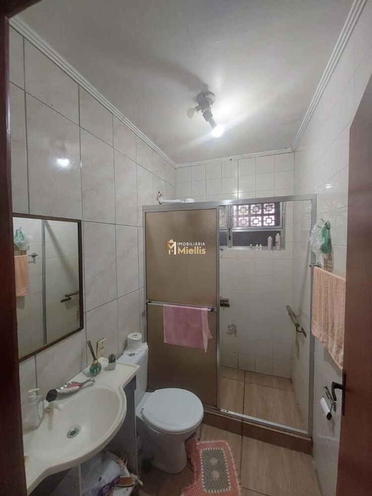 Casa à venda com 2 quartos, 90m² - Foto 3