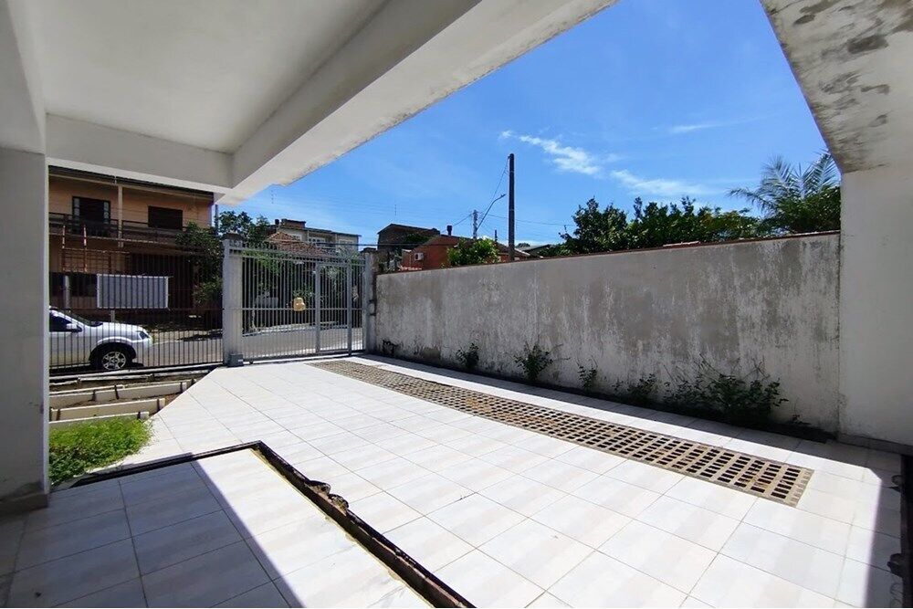 Casa à venda com 3 quartos, 193m² - Foto 4