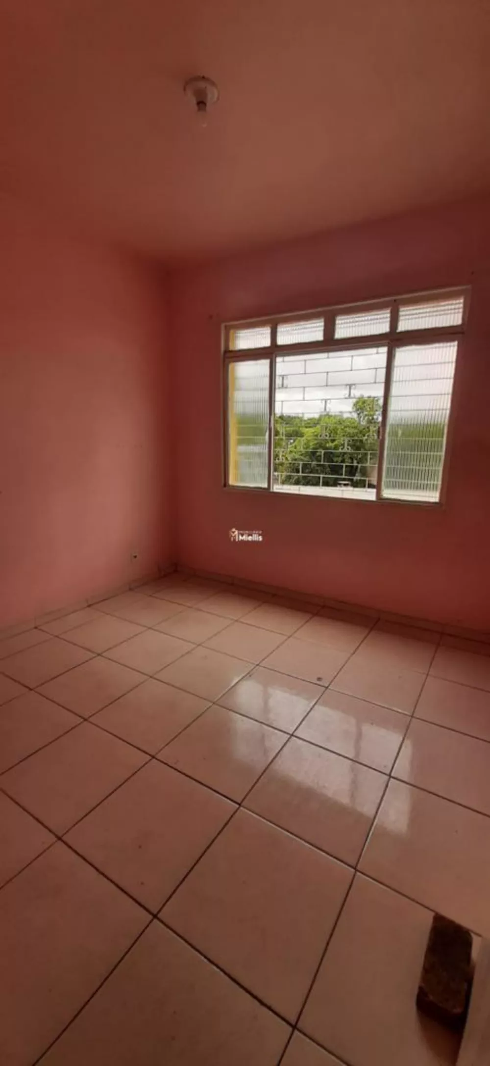 Casa à venda com 2 quartos, 50m² - Foto 2