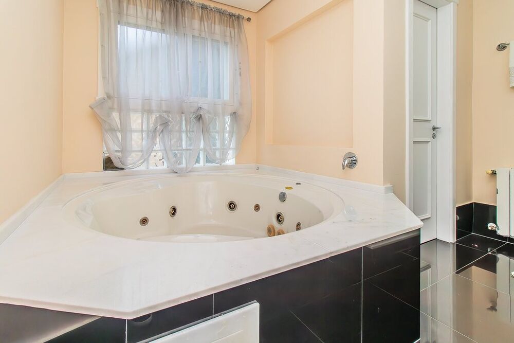 Casa de Condomínio à venda com 4 quartos, 387m² - Foto 4