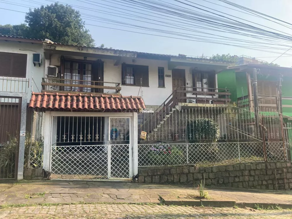 Casa à venda com 3 quartos, 200m² - Foto 1