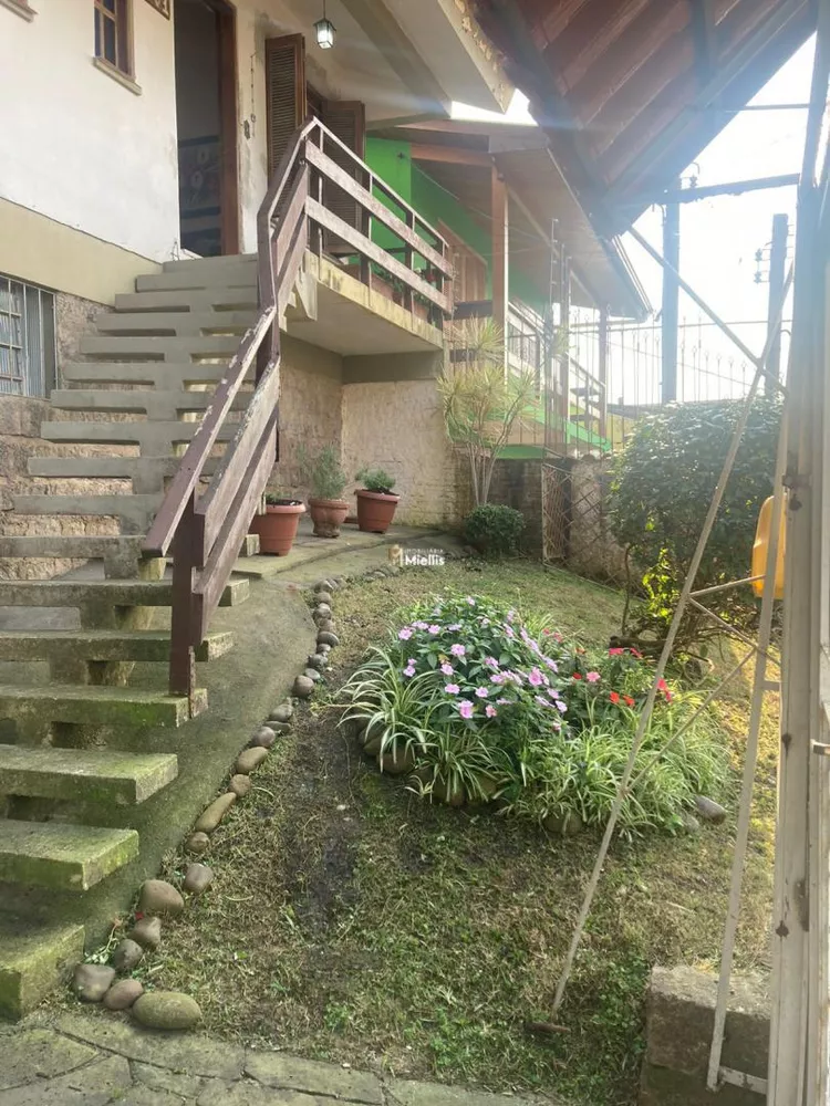 Casa à venda com 3 quartos, 200m² - Foto 2