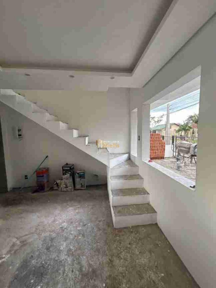 Casa à venda com 2 quartos, 60m² - Foto 3