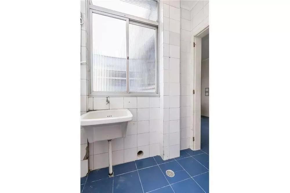 Apartamento à venda com 2 quartos, 75m² - Foto 4