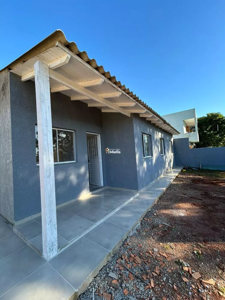 Casa à venda com 3 quartos, 88m² - Foto 1