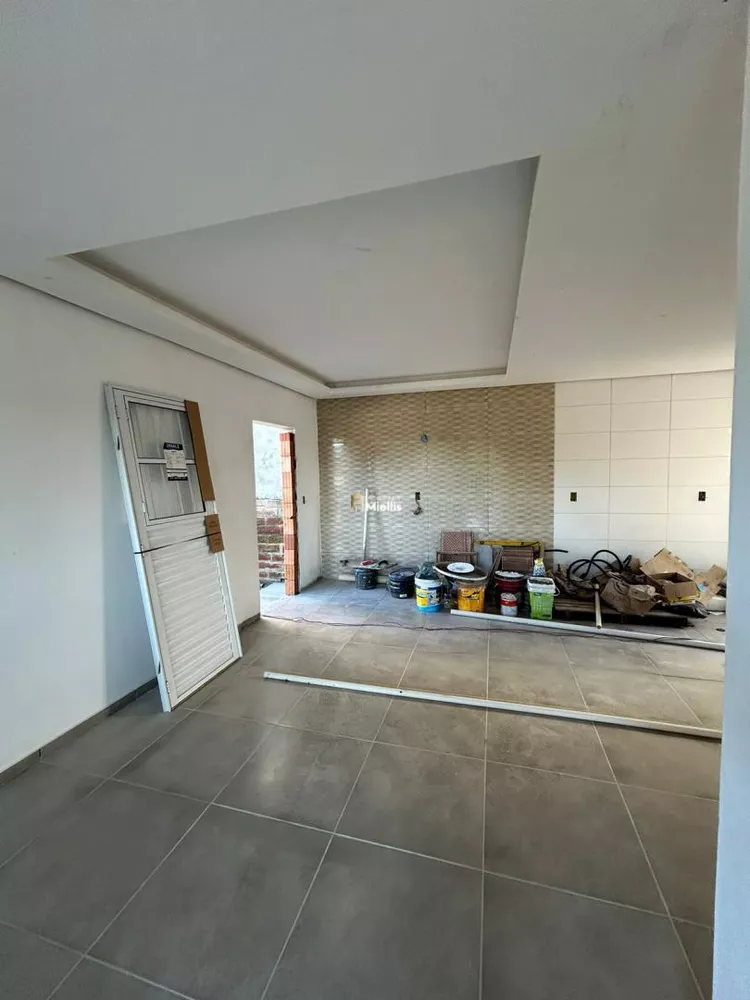 Casa à venda com 3 quartos, 88m² - Foto 3