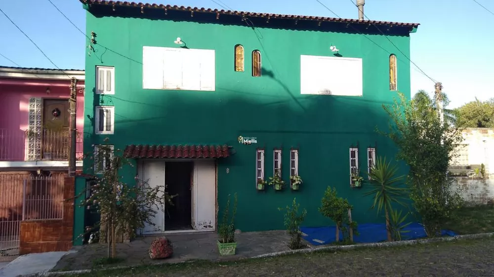 Casa à venda com 4 quartos, 300m² - Foto 1