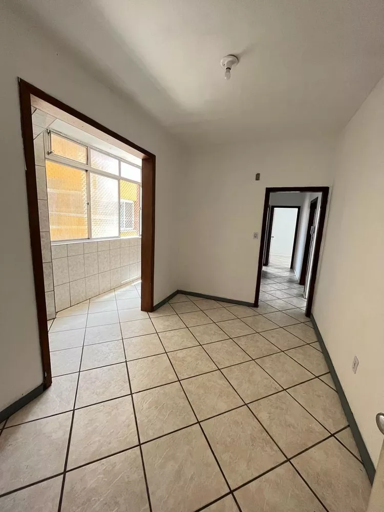 Apartamento à venda com 3 quartos, 87m² - Foto 3