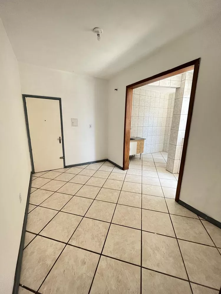 Apartamento à venda com 3 quartos, 87m² - Foto 2