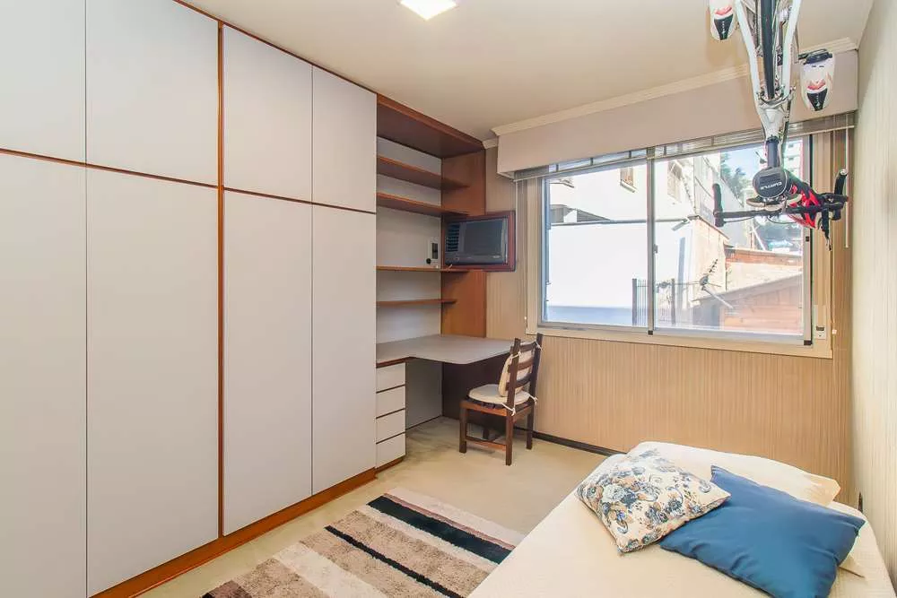 Apartamento à venda com 2 quartos, 75m² - Foto 2