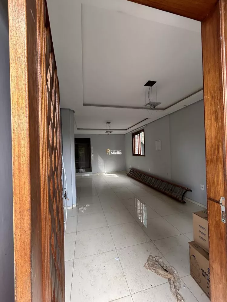 Casa à venda com 3 quartos, 120m² - Foto 4