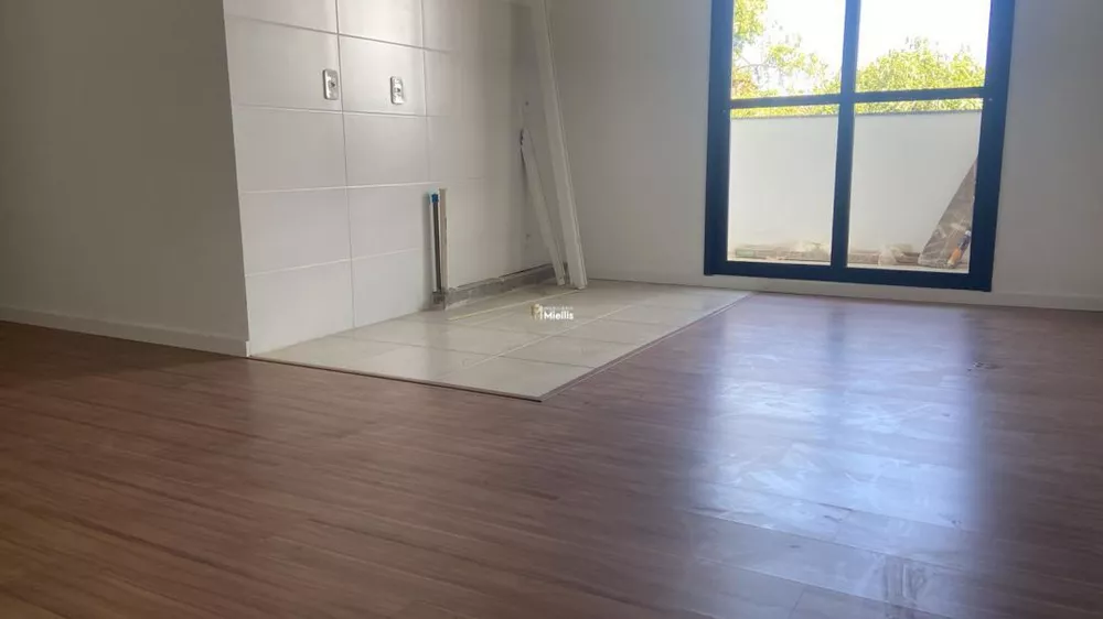 Apartamento à venda com 2 quartos, 60m² - Foto 2