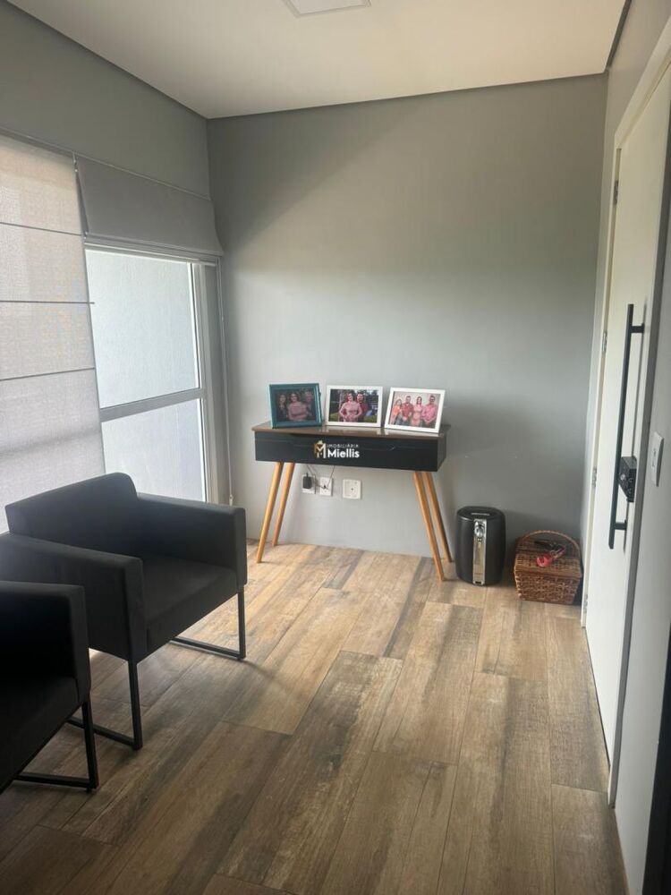 Apartamento à venda com 2 quartos, 75m² - Foto 2